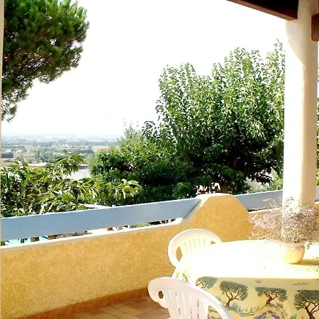 Dom wakacyjny Holiday La Maison Jaune